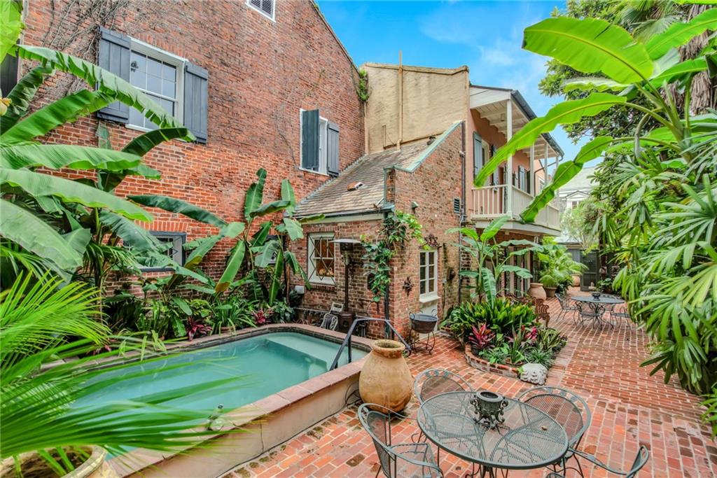 625 DUMAINE ST Street