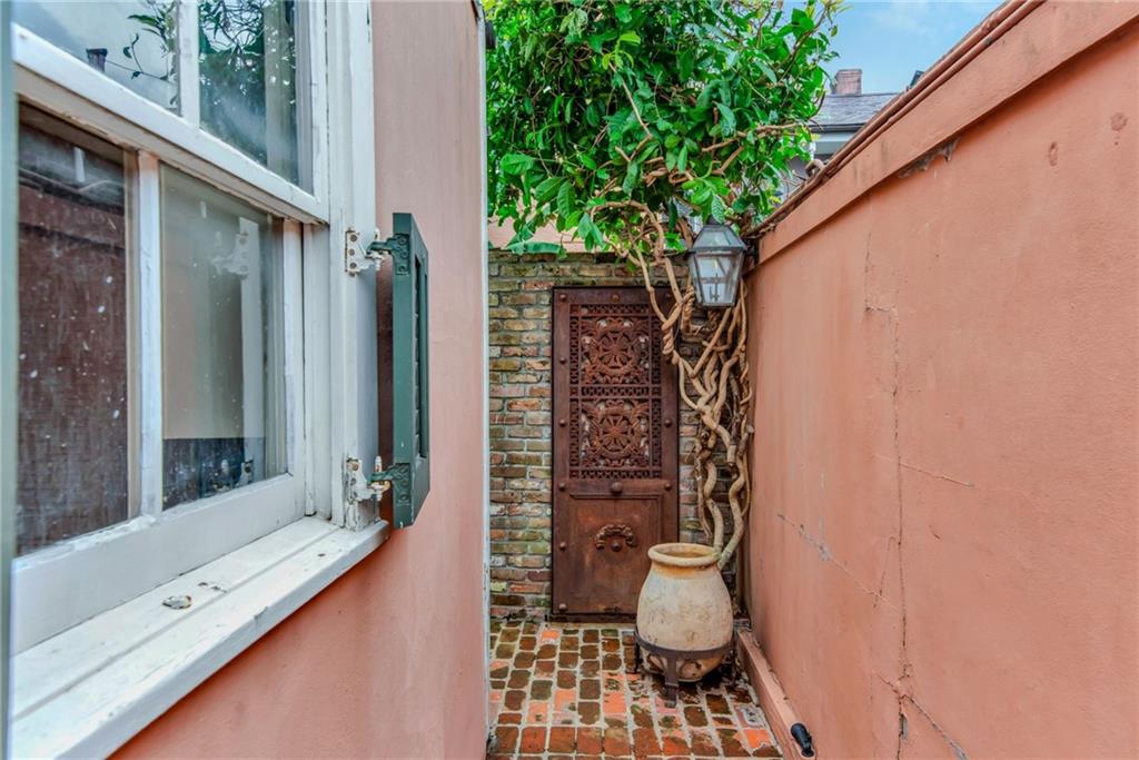 625 DUMAINE ST Street