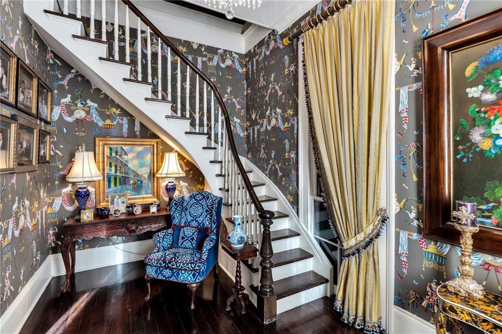 811 ORLEANS Avenue