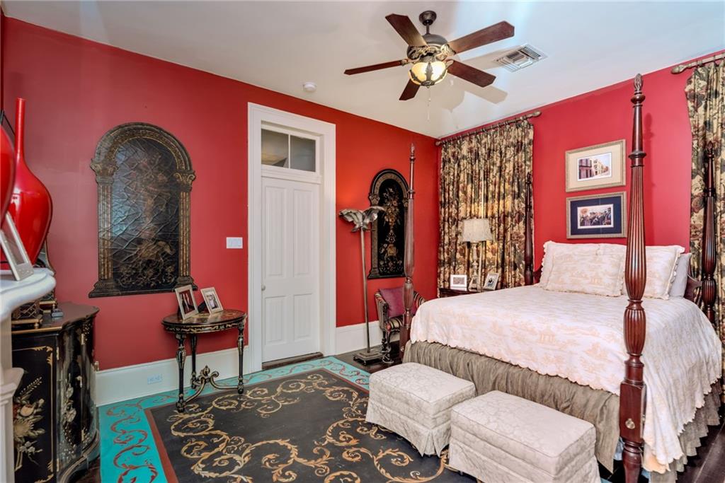 811 ORLEANS Avenue