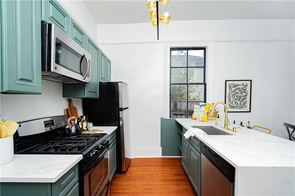 1325 SIXTH Street 1325