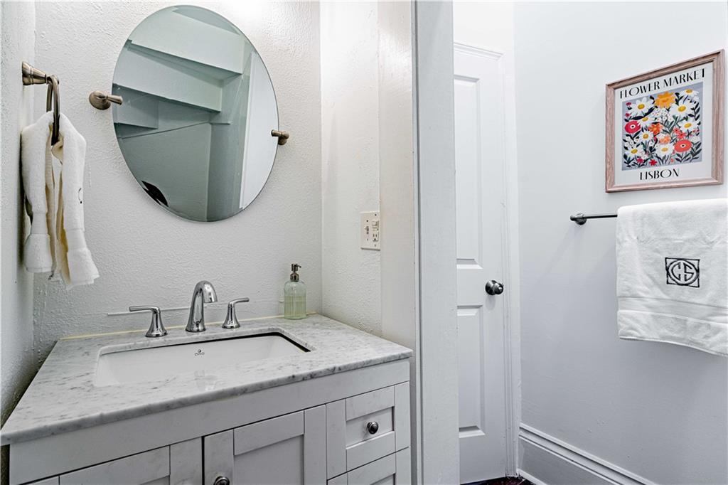 1325 SIXTH Street 1325