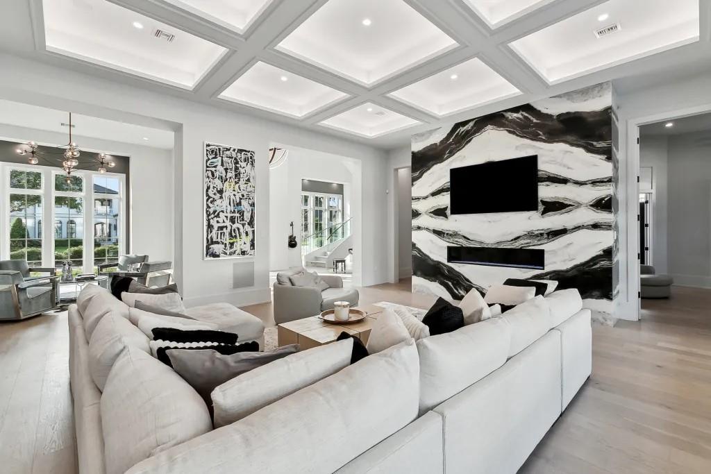 14 ROYAL PALM Boulevard