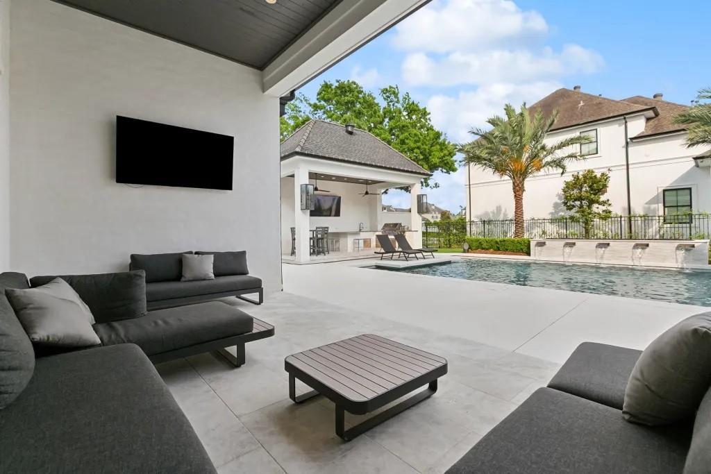 14 ROYAL PALM Boulevard