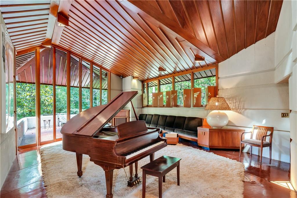 306 GLENWAY Drive