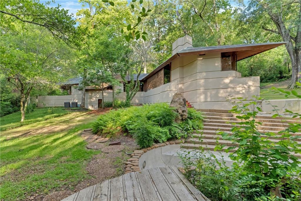306 GLENWAY Drive
