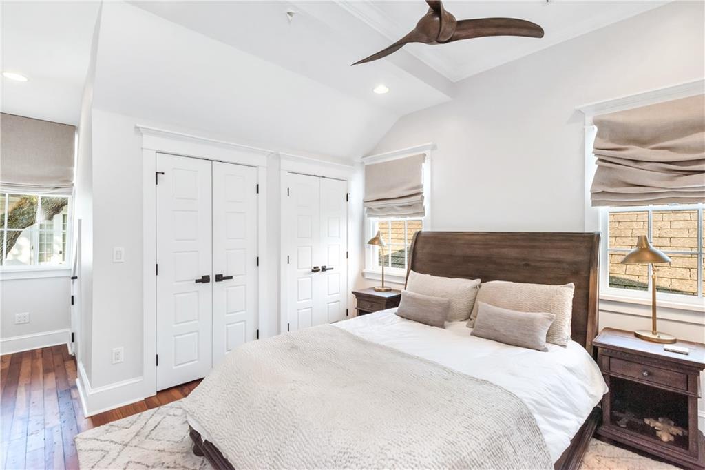 927 ORLEANS Avenue 927