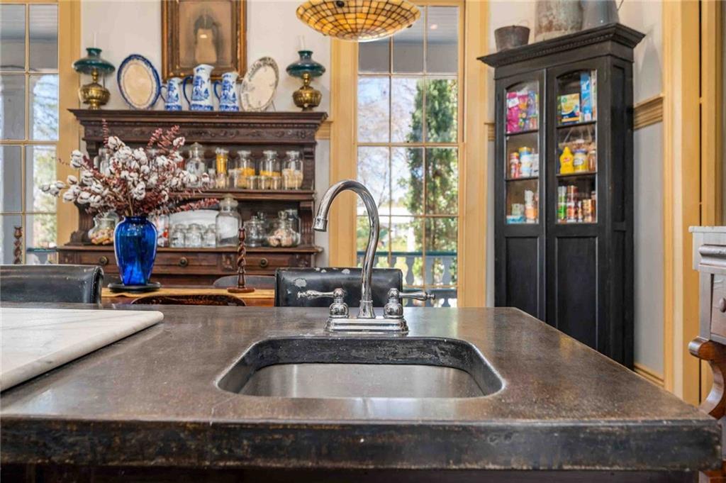 17523 HWY 418 Highway