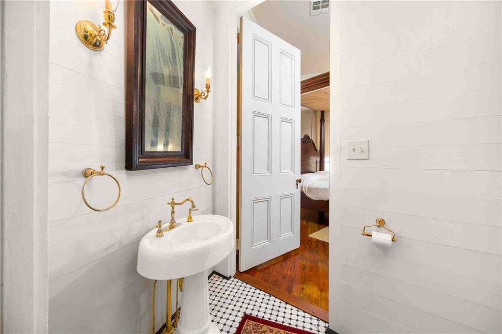 17523 HWY 418 Highway