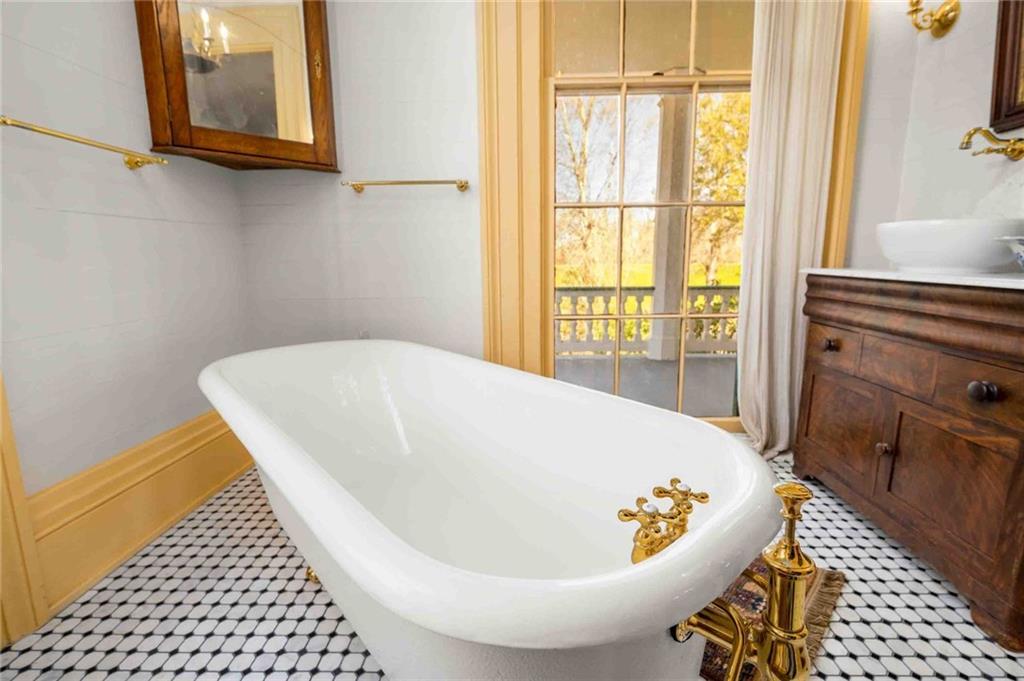 17523 HWY 418 Highway