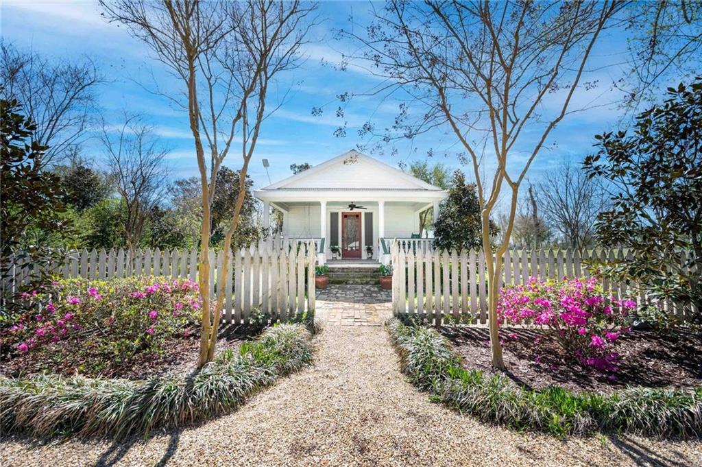 17523 HWY 418 Highway