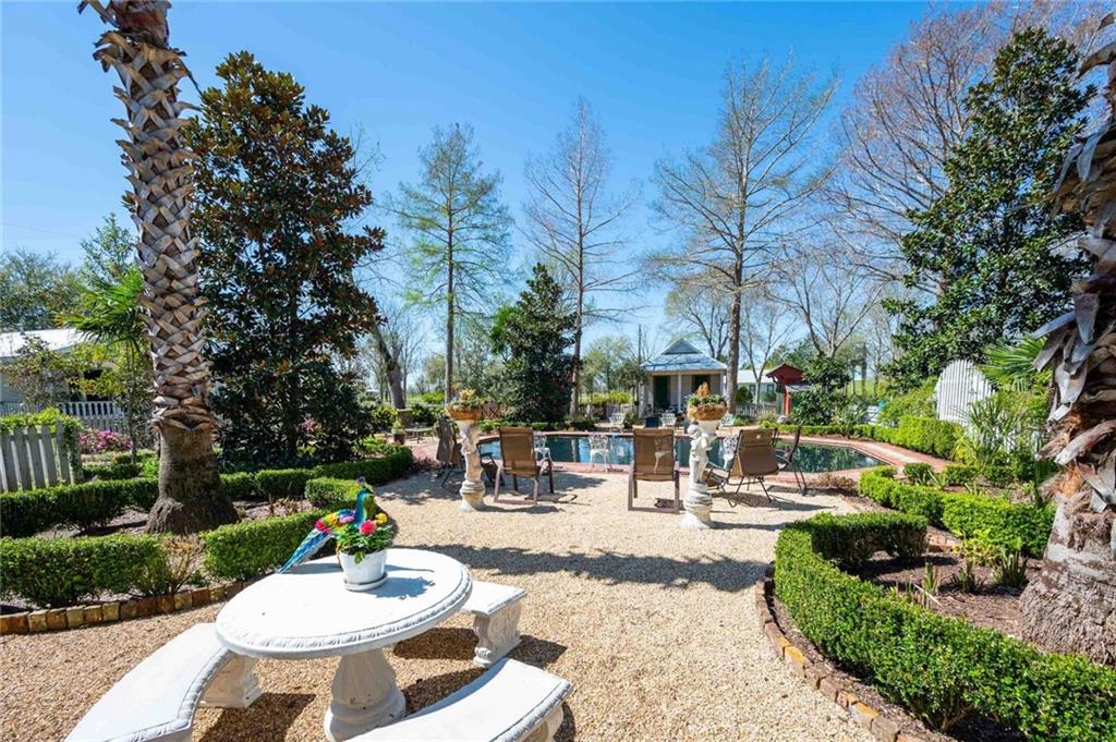 17523 HWY 418 Highway