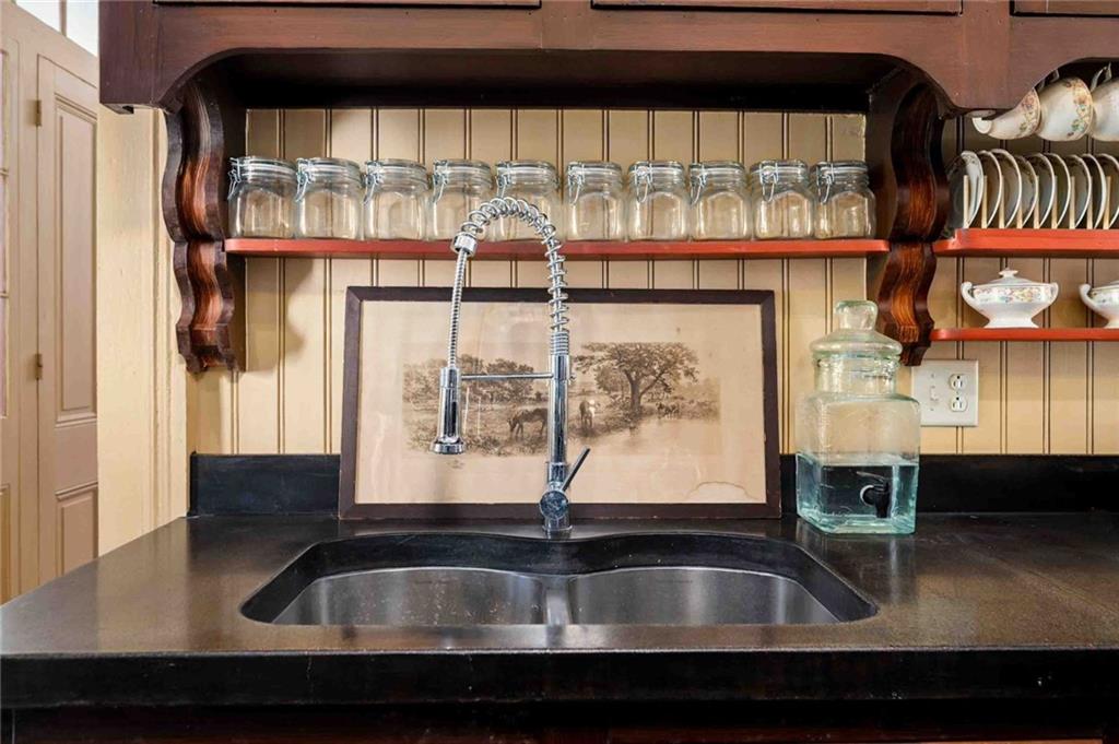 17523 HWY 418 Highway