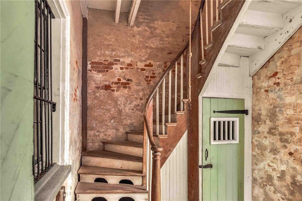 1127 DECATUR Street