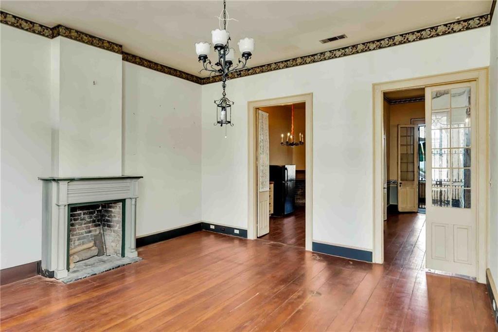 1127 DECATUR Street