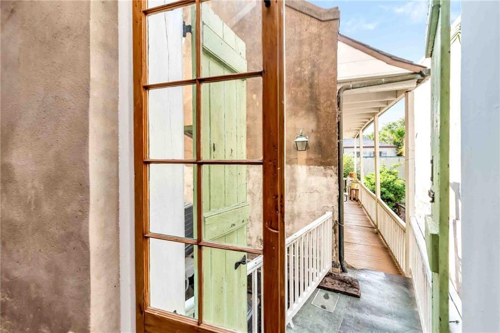 1127 DECATUR Street