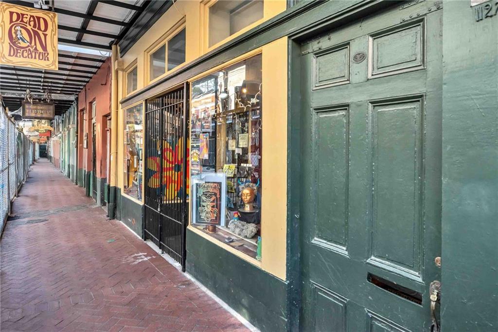 1127 DECATUR Street