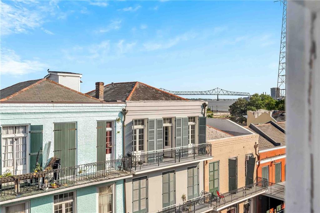 1127 DECATUR Street