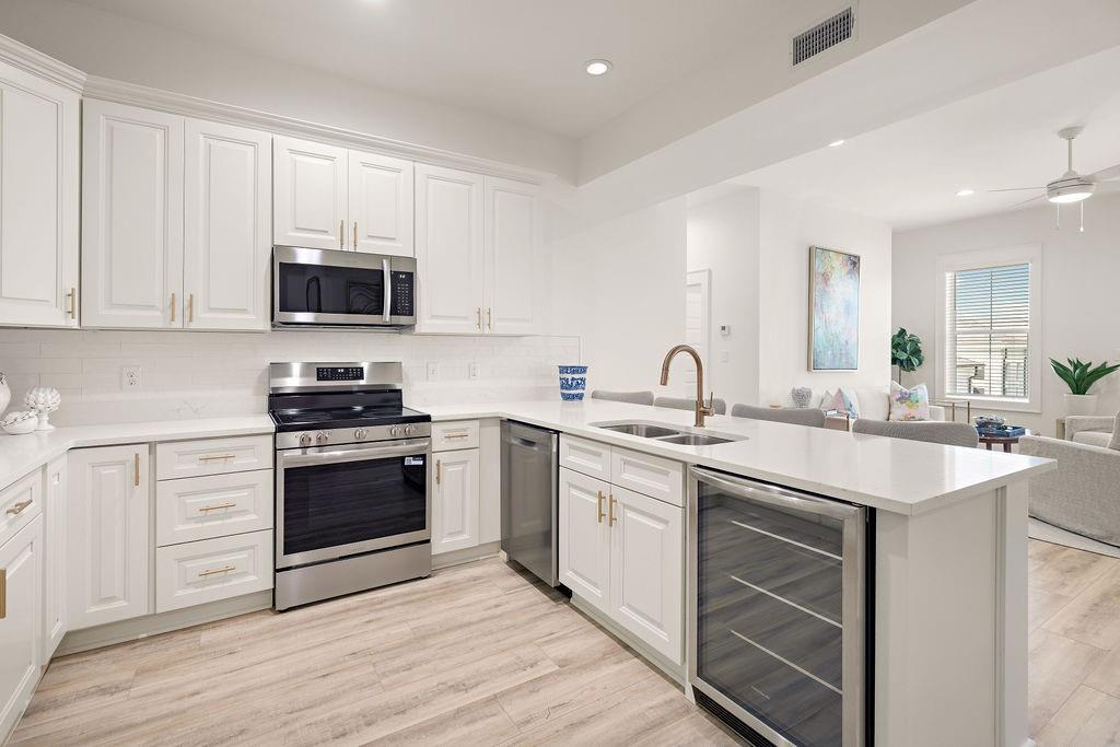 124 COURT Street 402