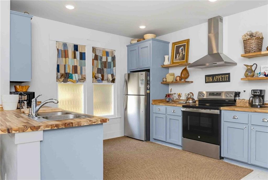 141 W 5TH Street