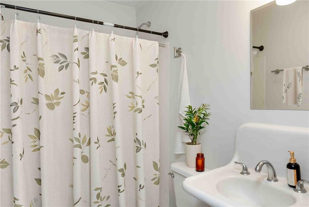 141 W 5TH Street