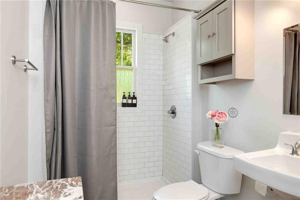 141 W 5TH Street