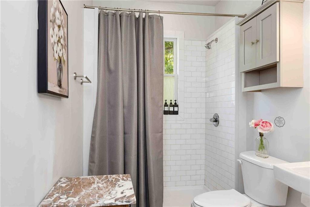 141 W 5TH Street