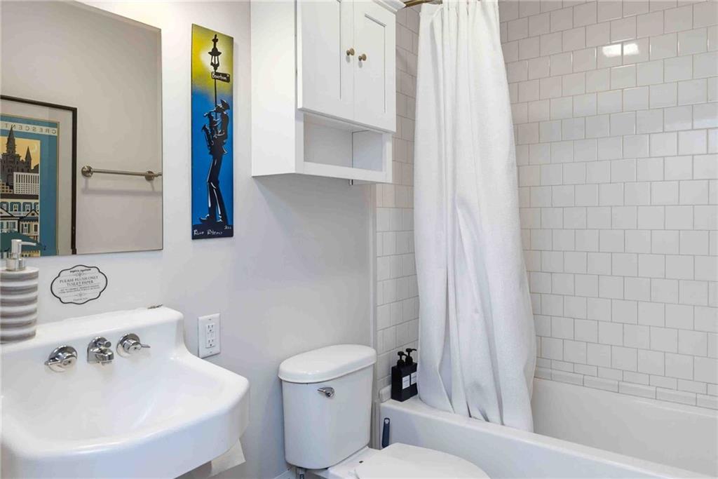141 W 5TH Street