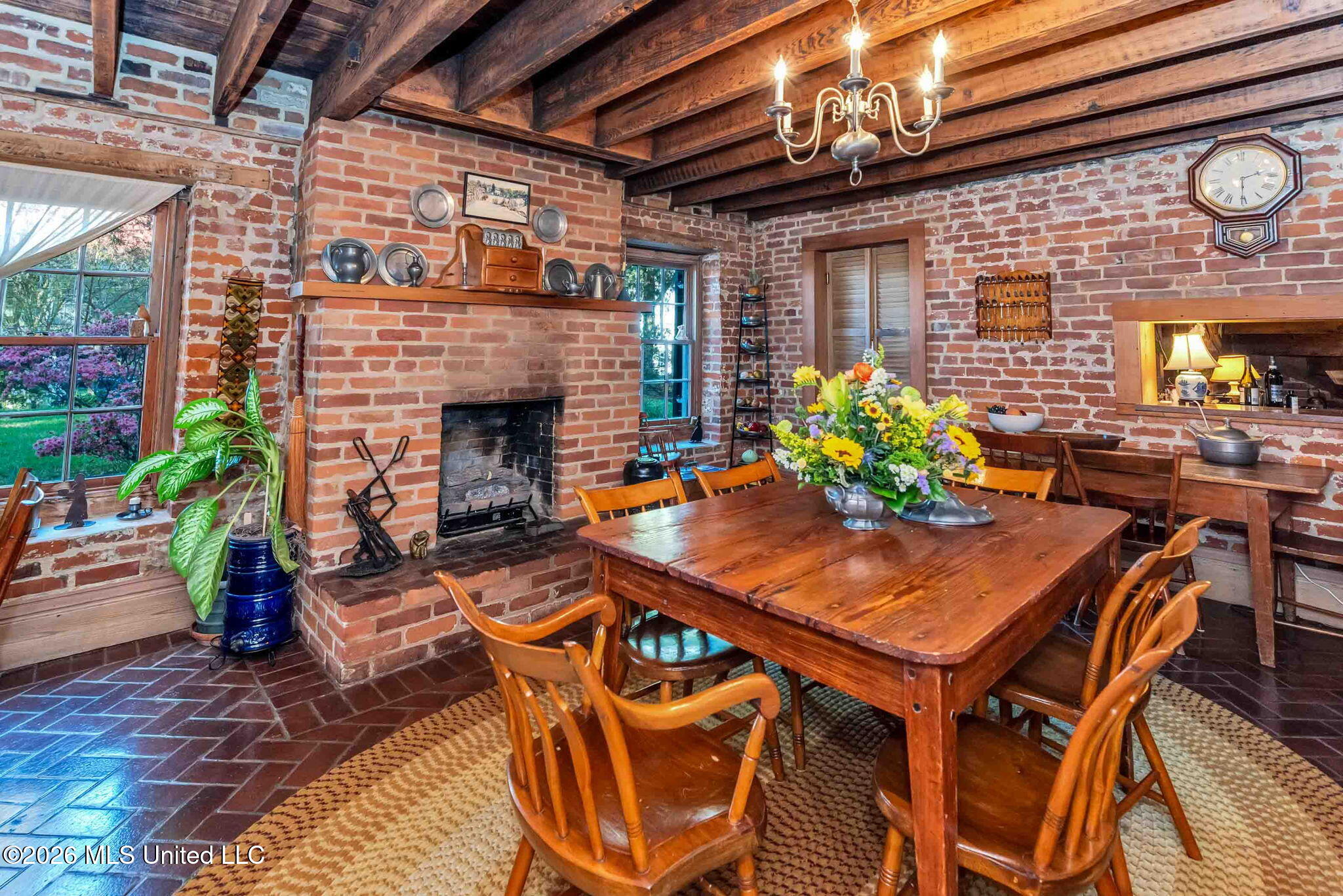 305 S Broadway Street