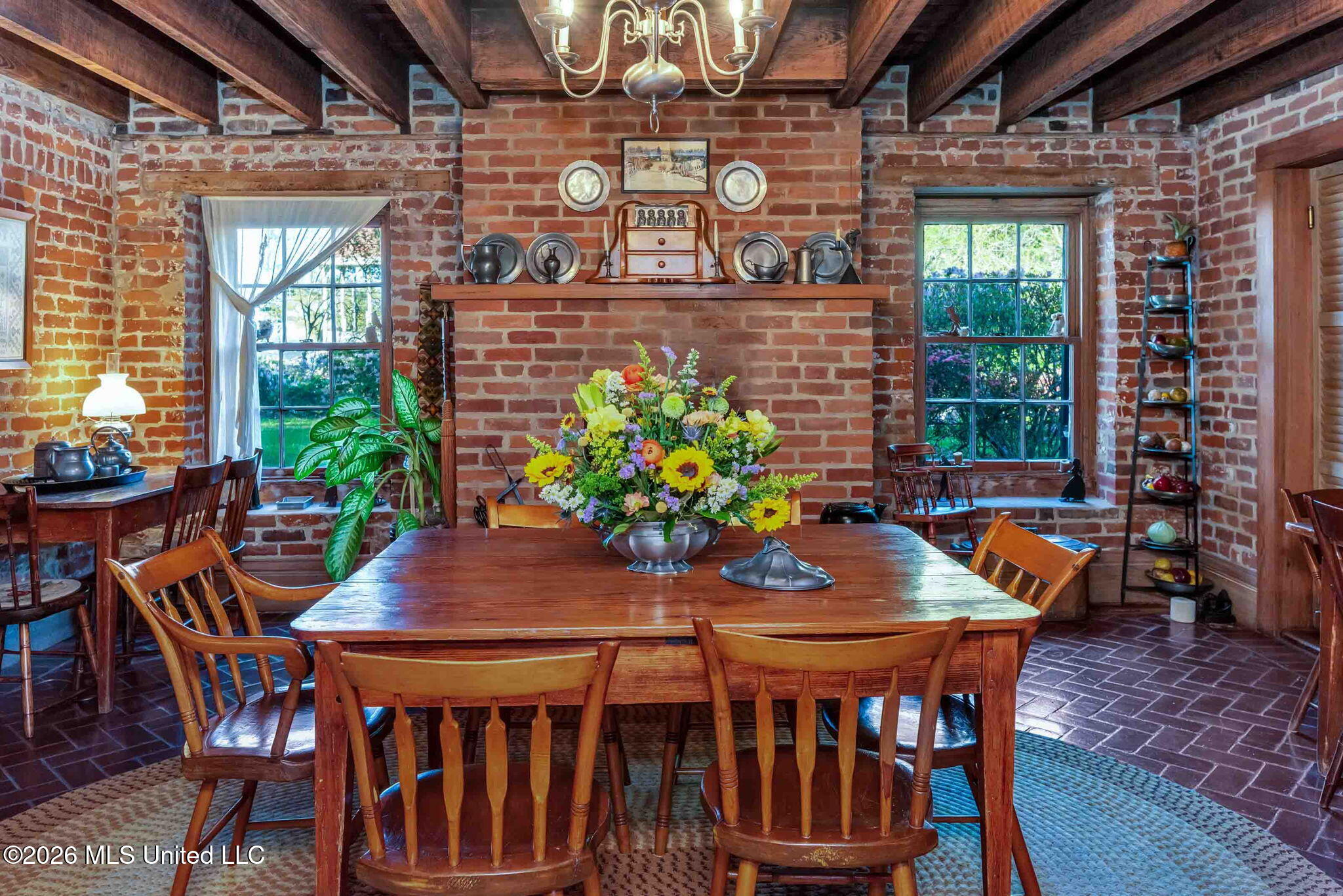 305 S Broadway Street