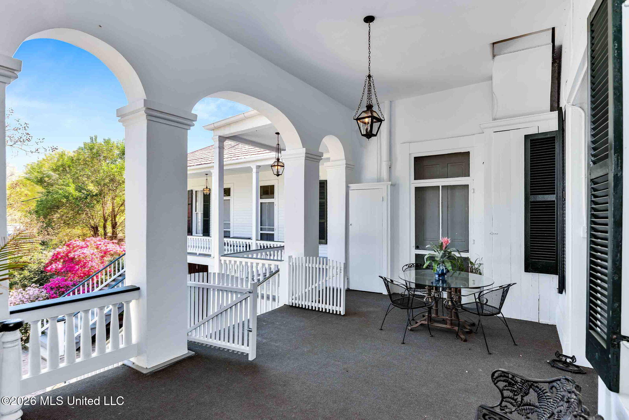 305 S Broadway Street