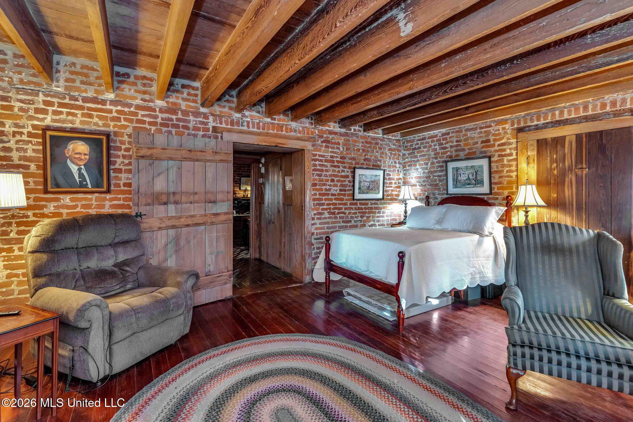 305 S Broadway Street