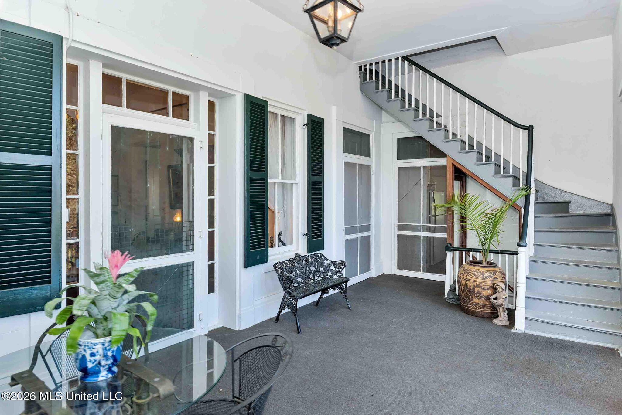 305 S Broadway Street