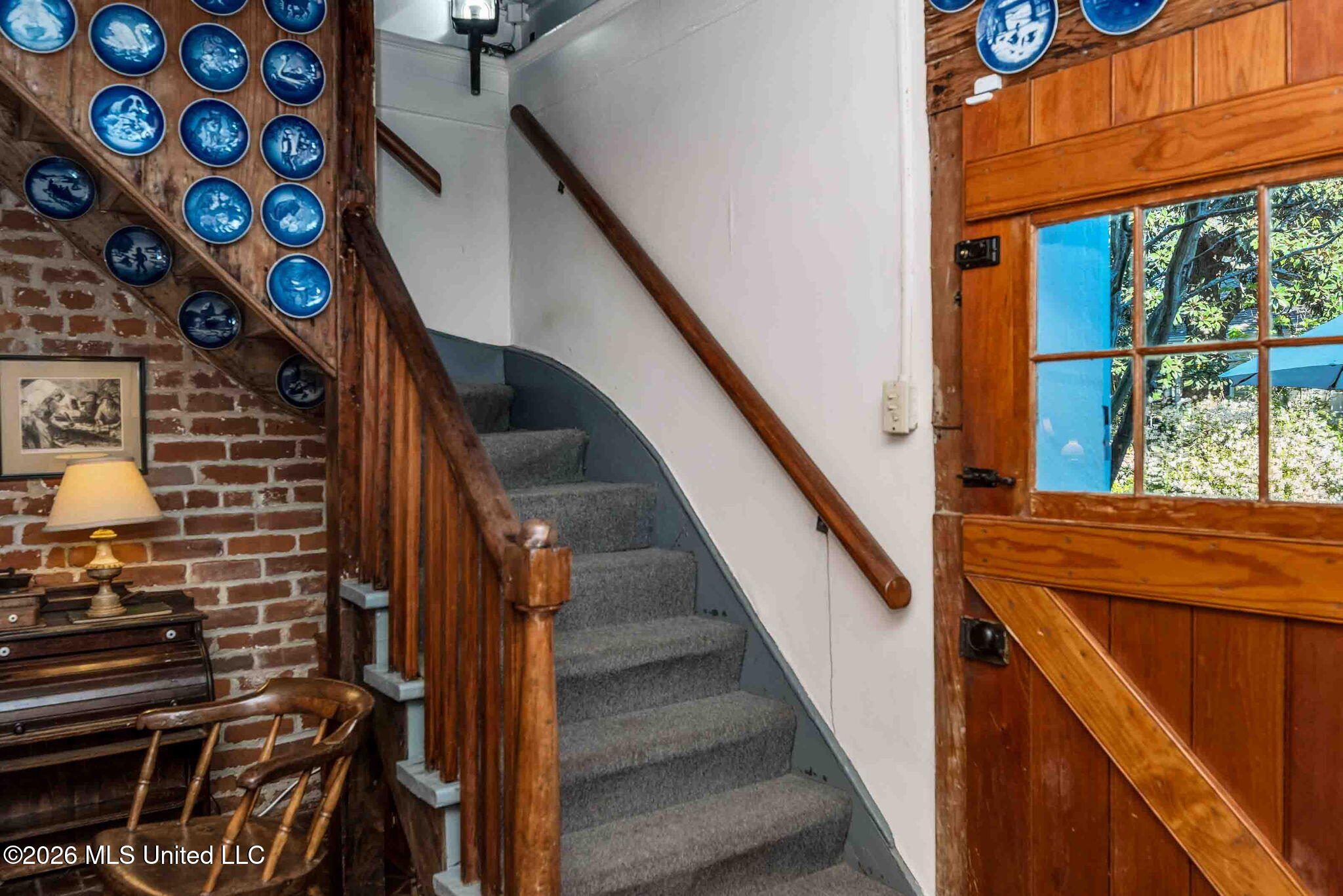 305 S Broadway Street