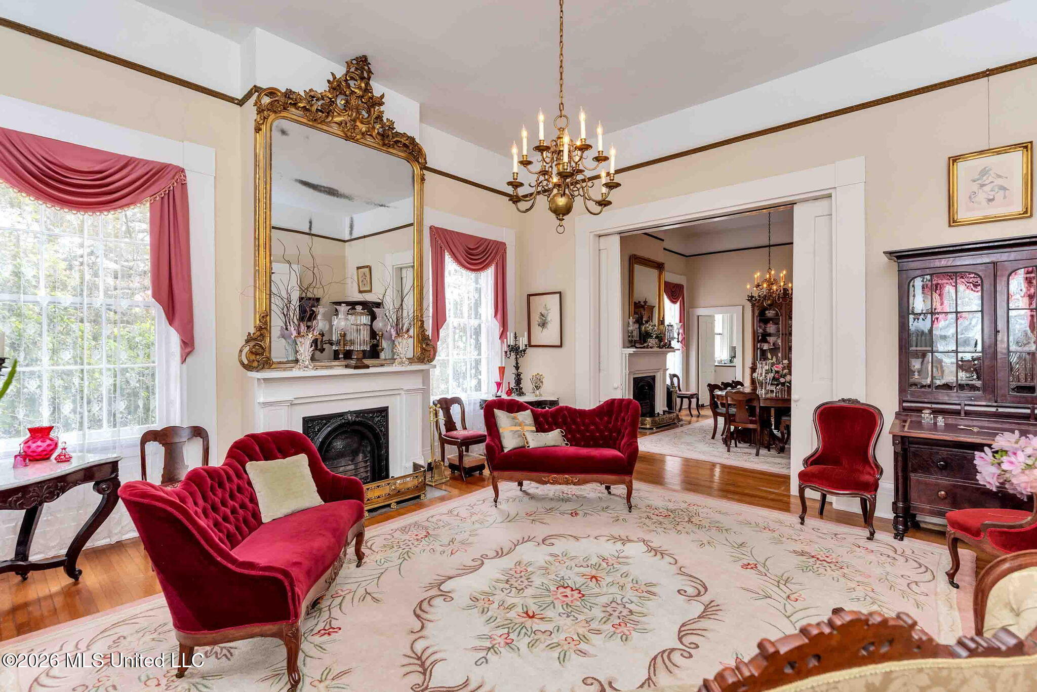 305 S Broadway Street