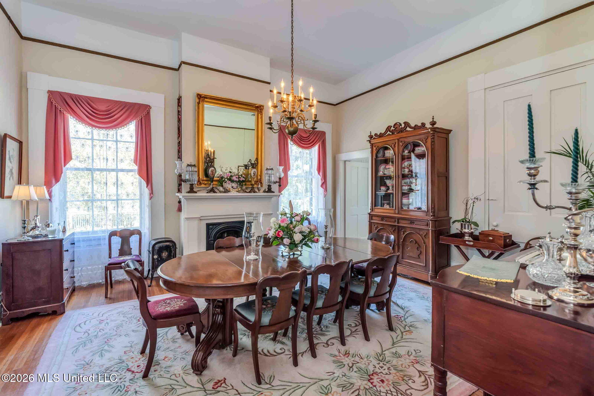 305 S Broadway Street