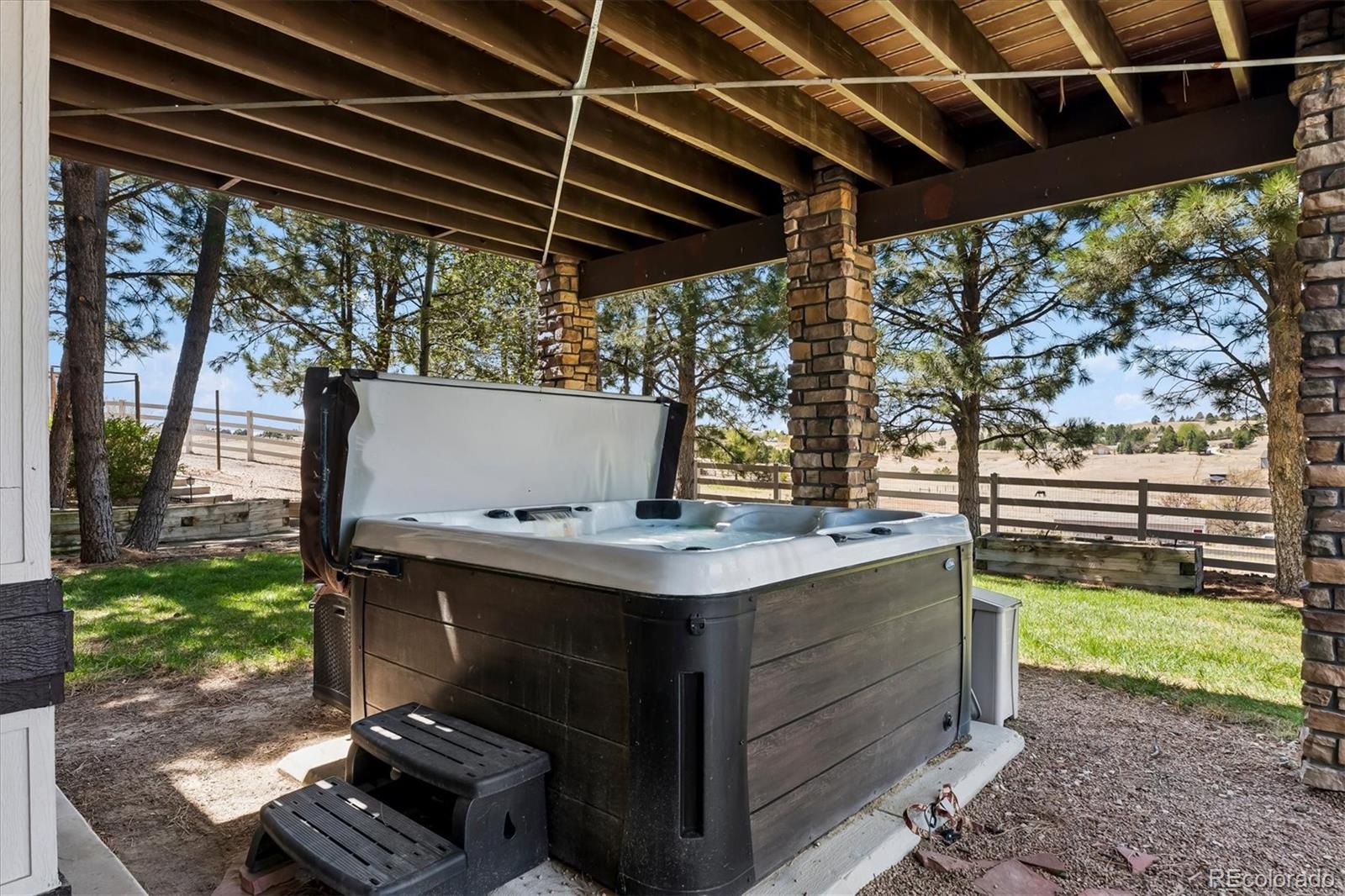 46527 Sunset View Way