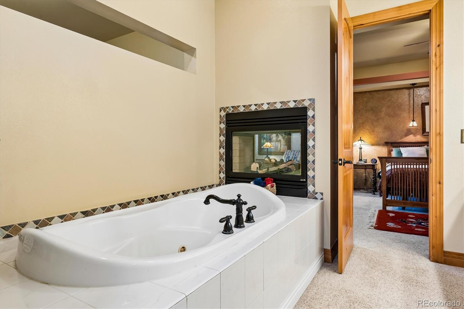 46527 Sunset View Way