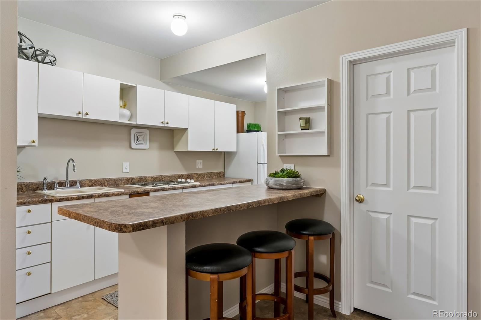 46527 Sunset View Way