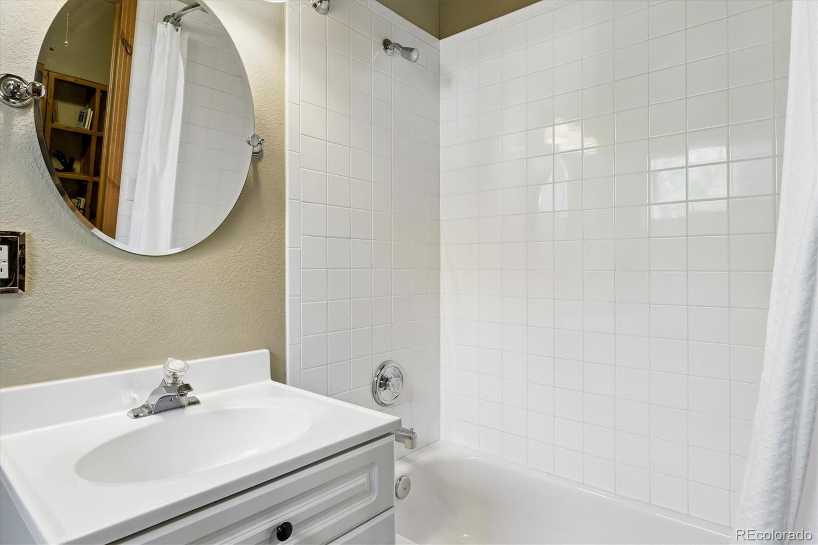 46527 Sunset View Way