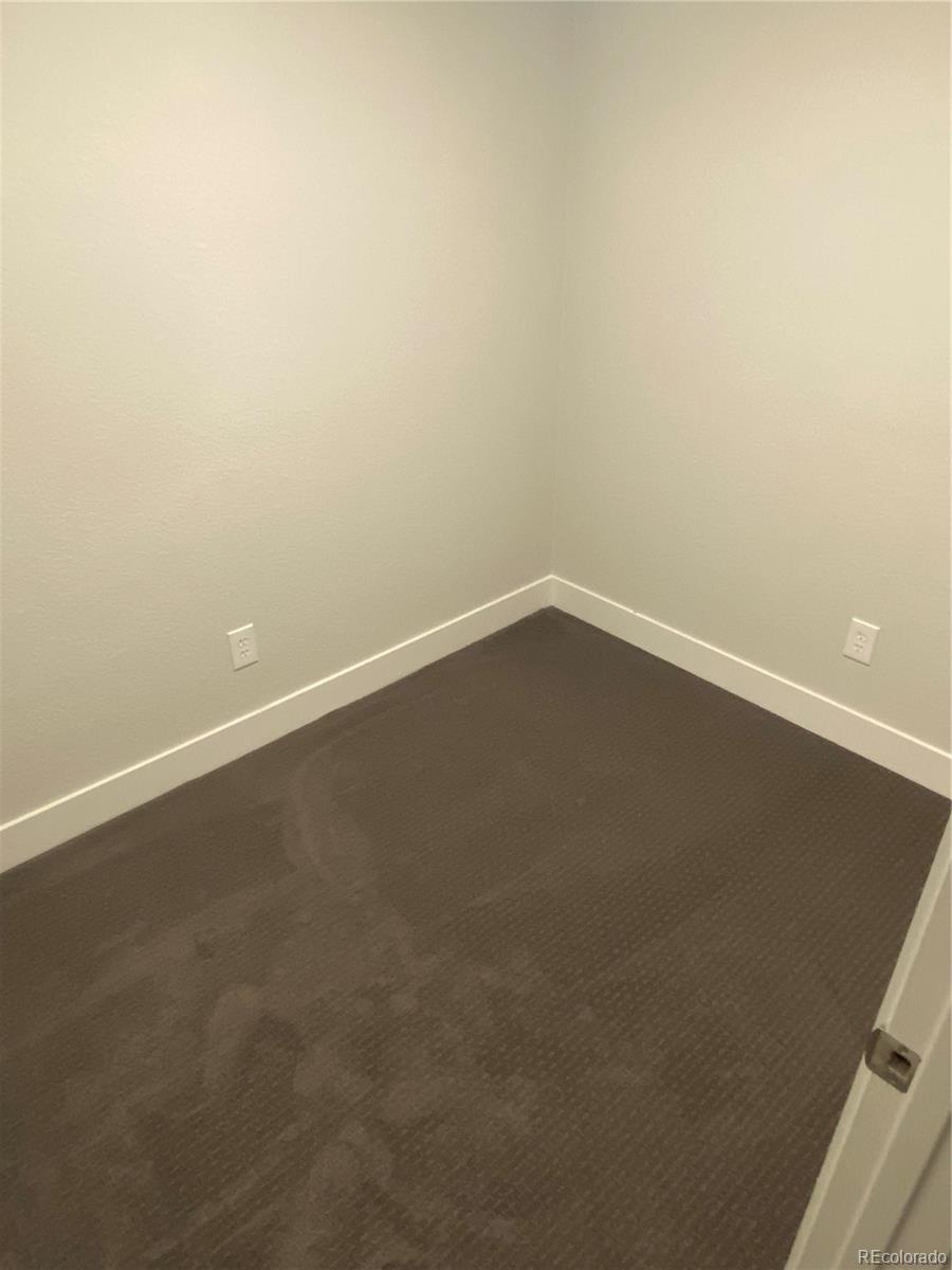 3176 S Emporia Court