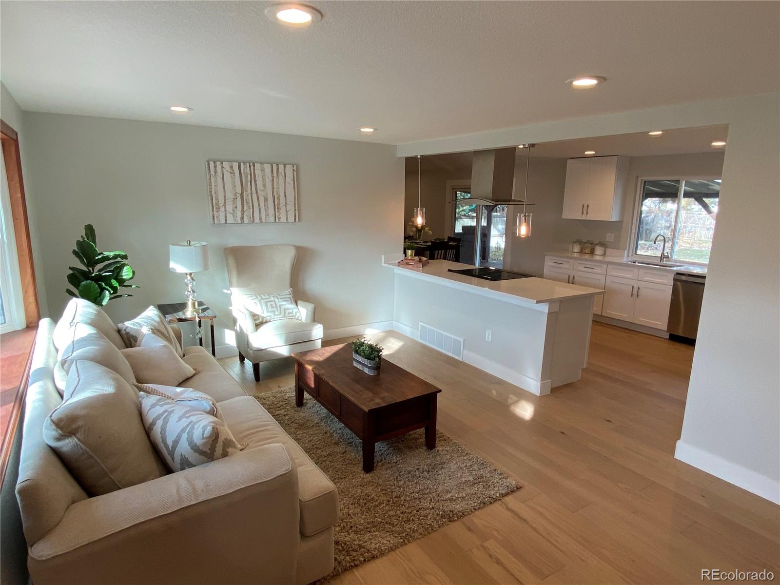 3176 S Emporia Court