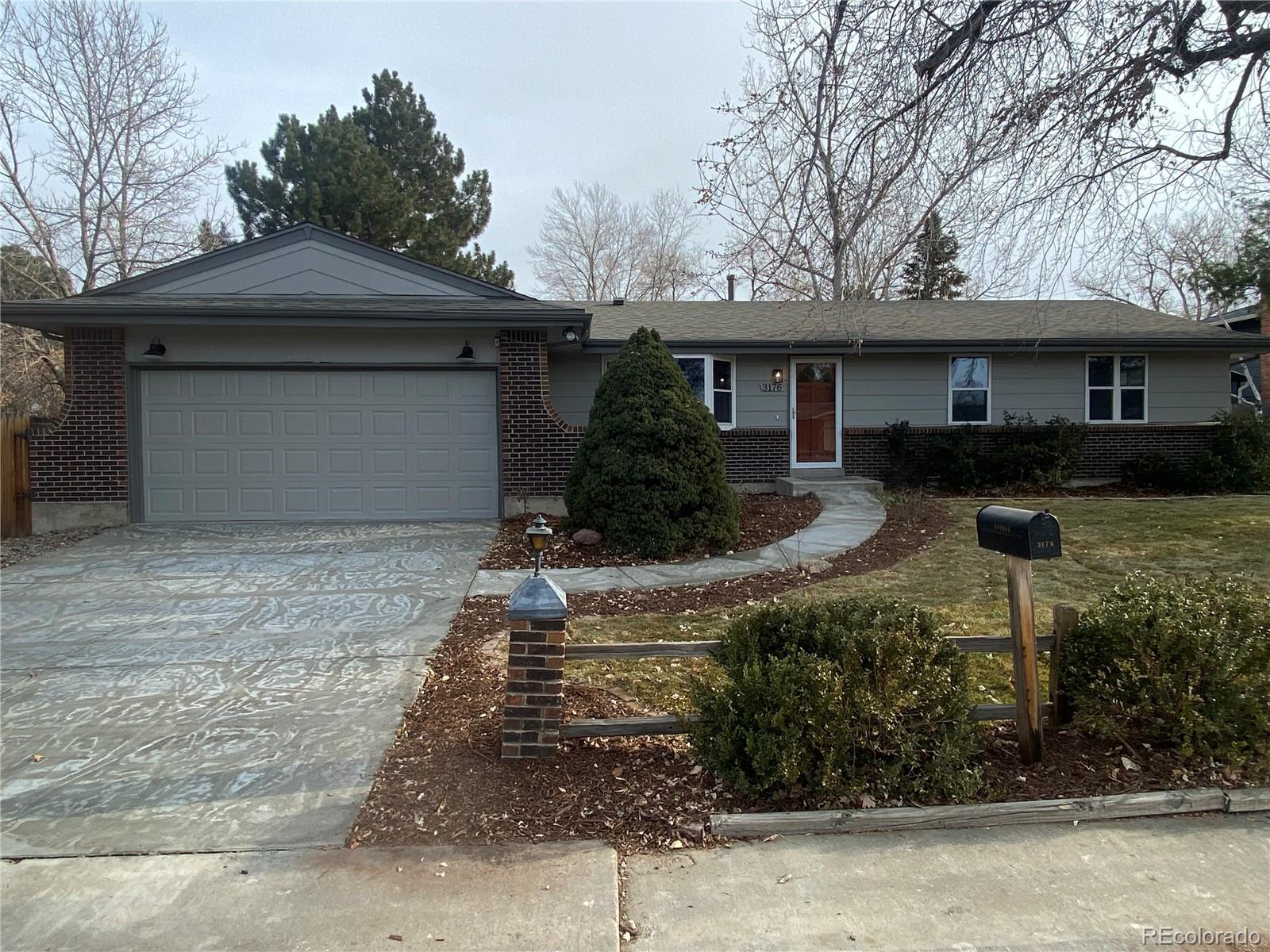 3176 S Emporia Court