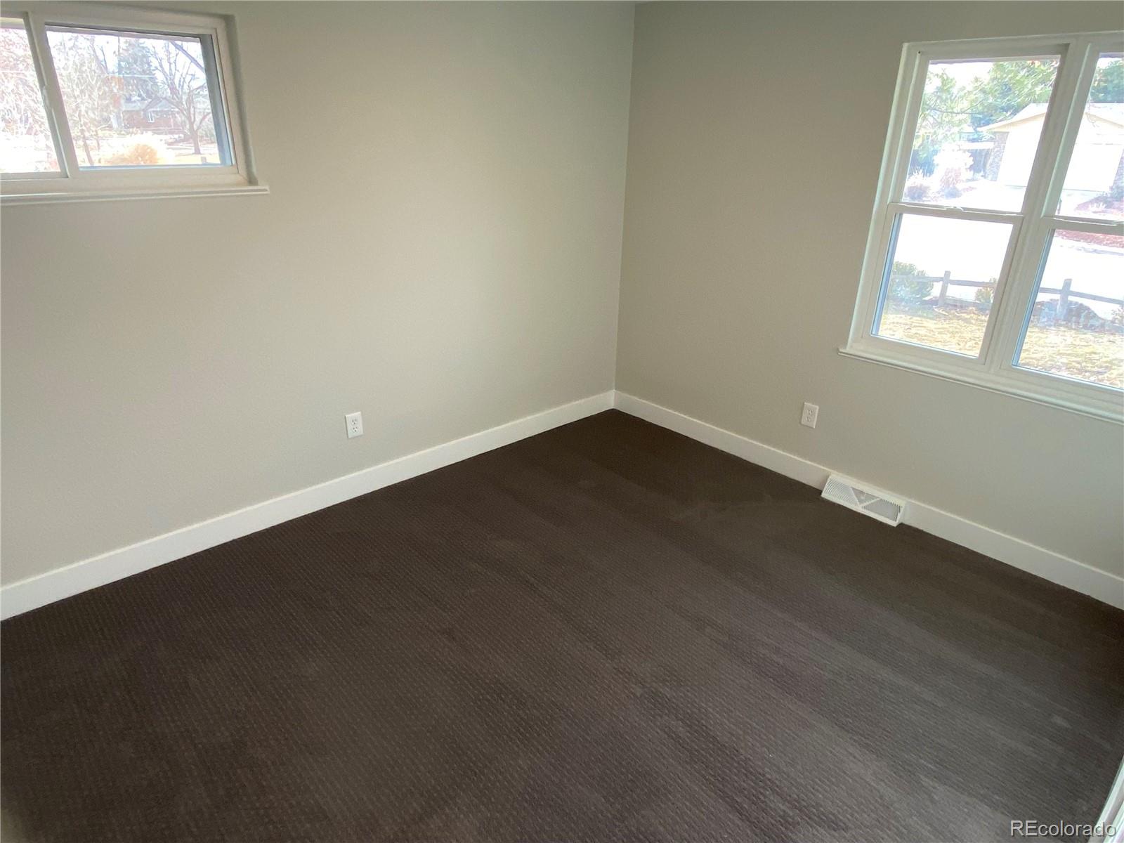 3176 S Emporia Court