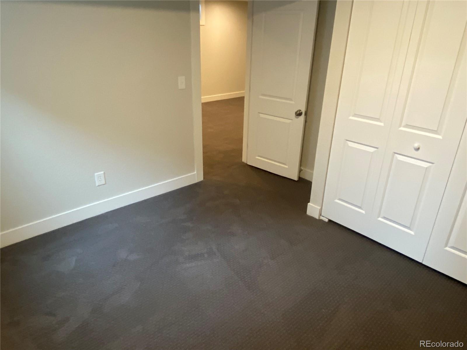 3176 S Emporia Court