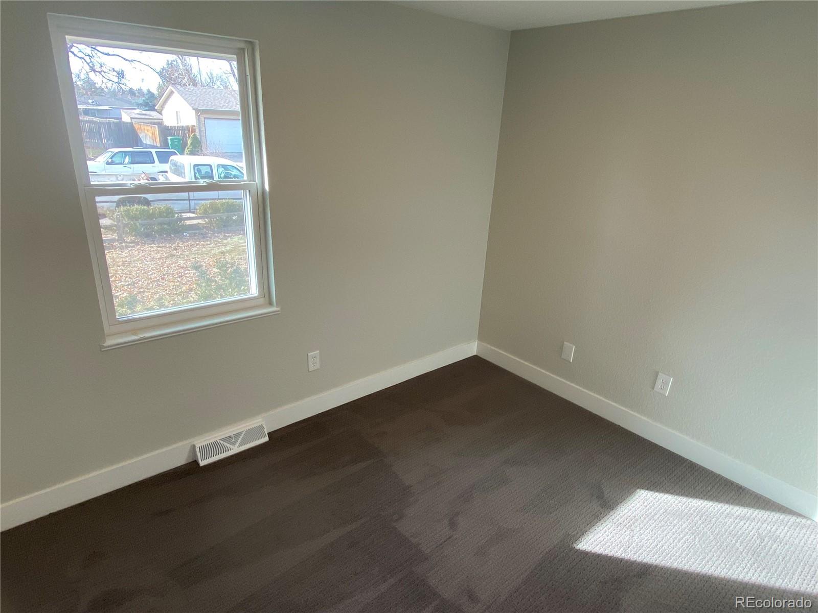 3176 S Emporia Court