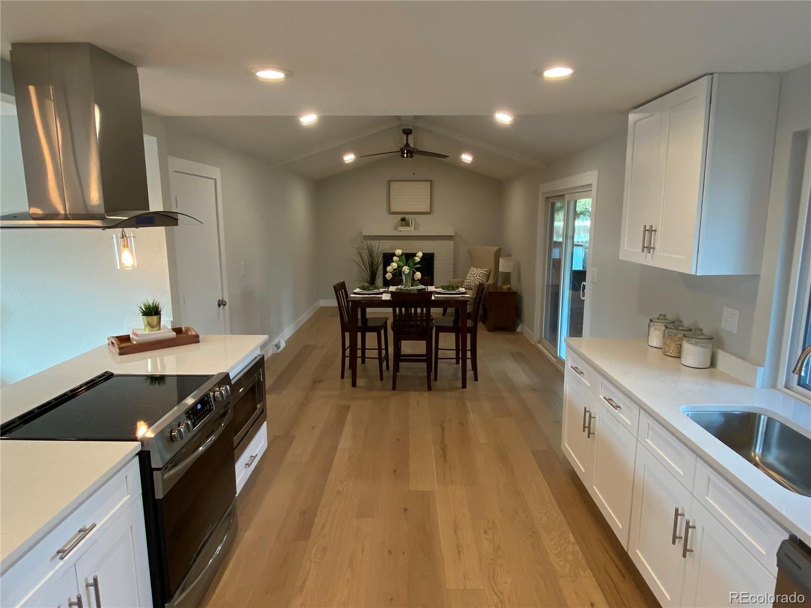 3176 S Emporia Court