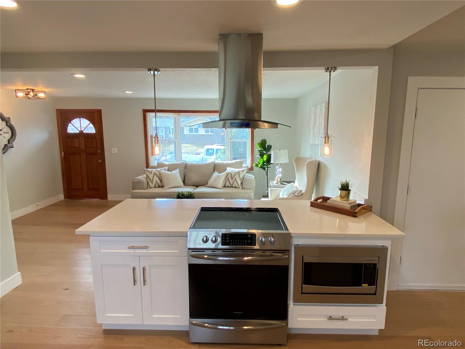 3176 S Emporia Court