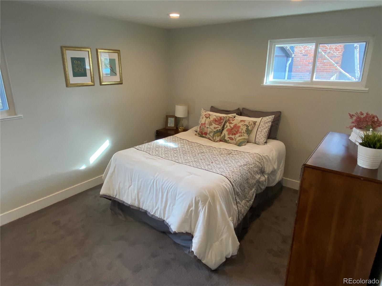 3176 S Emporia Court