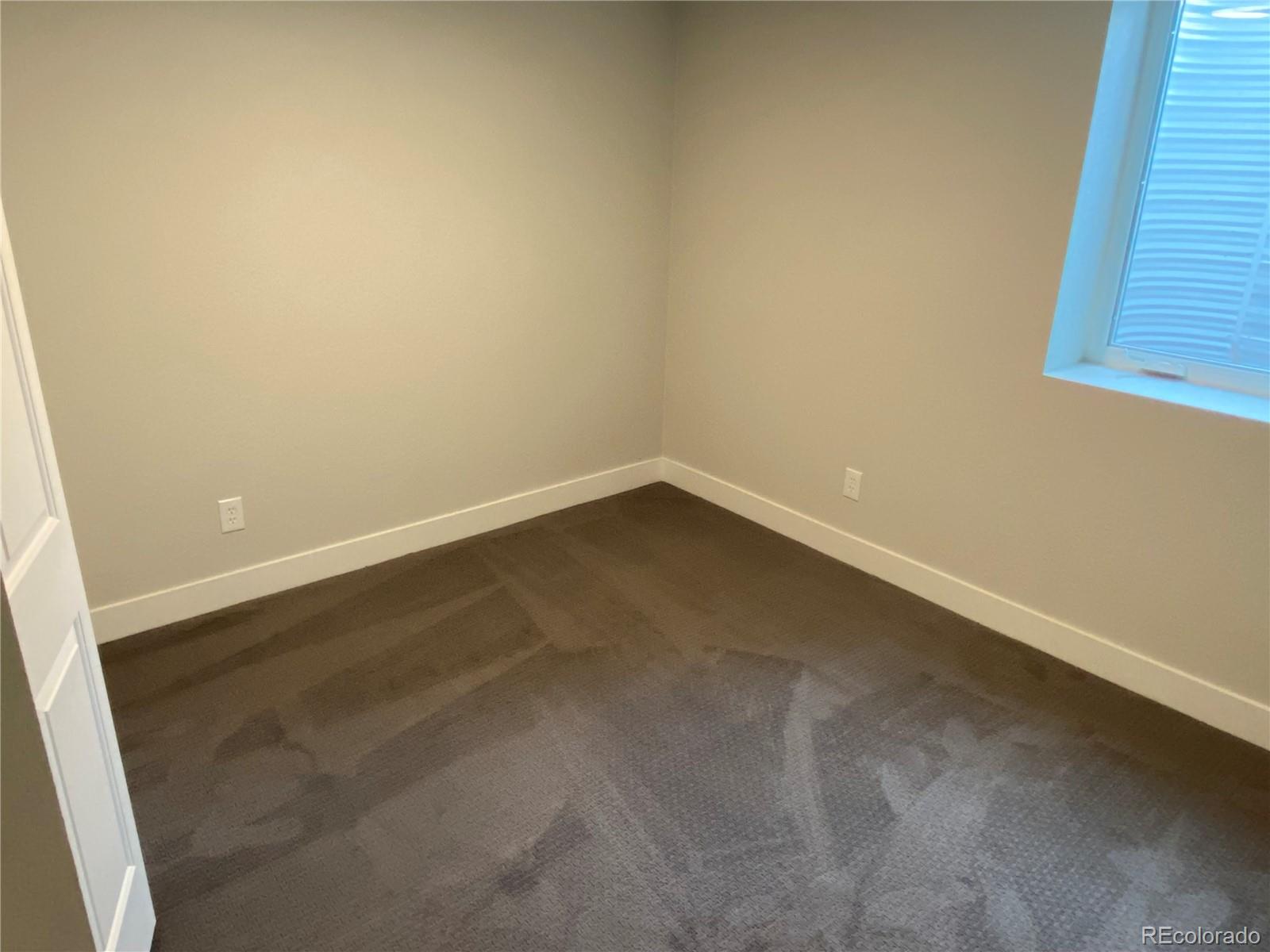 3176 S Emporia Court